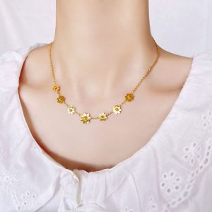 DAISY FLOWER PENDANT