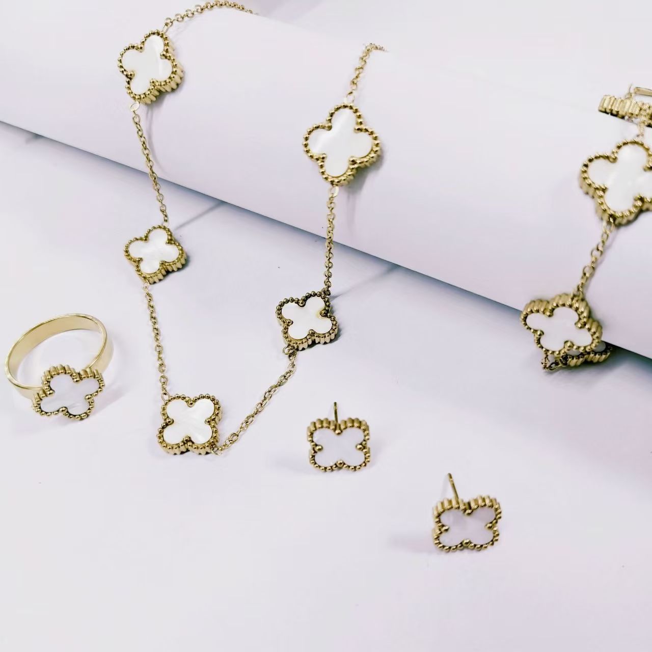 ✨ White Clover Jewellery Set ✨