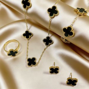 ✨ Black Clover Jewellery Set ✨