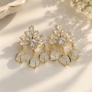 Lunelle Earrings ✨