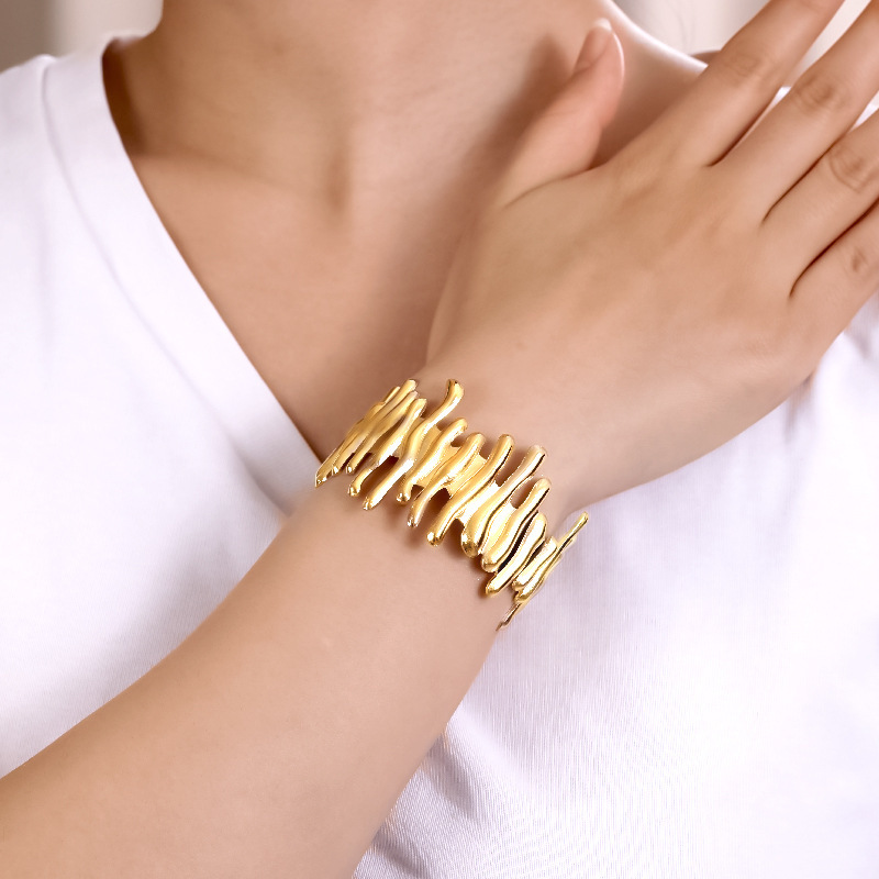 Aurielle Wave Cuff