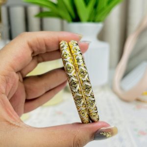 Aurora Enamel Bangle 🤍