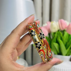 Empress Enamel Bangle❤️