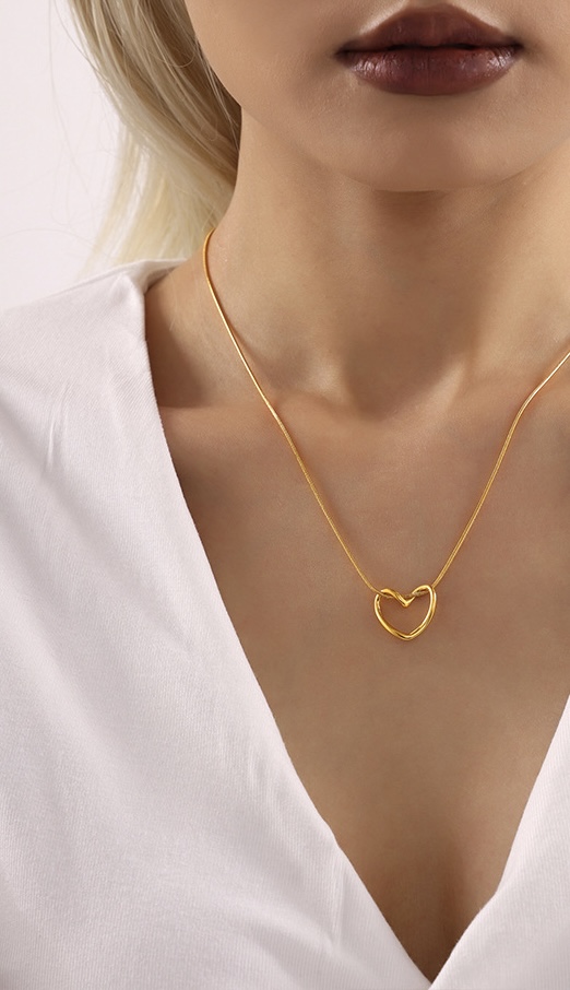 Classic Heart Pendant Necklace