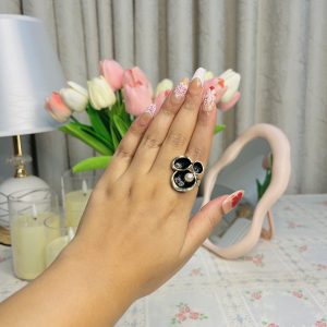 Vintage Muse Statement Ring 🖤